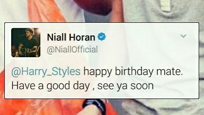 charmingflynnx's tweet photo. Larry 
#OneDBestFans #BestFans2017 

@Harry_Styles : " It's 2017, be nice , be good. "

The world : *being nice, being good* https://t.co/97E3qp8U1J