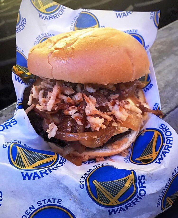 OaklandArena's tweet image. New item at Smokehouse BBQ! 

Try the smokehouse burger topped w/ smoked gouda, caramelized &amp;amp; fried onions &amp;amp; roasted garlic onion aioli 😋