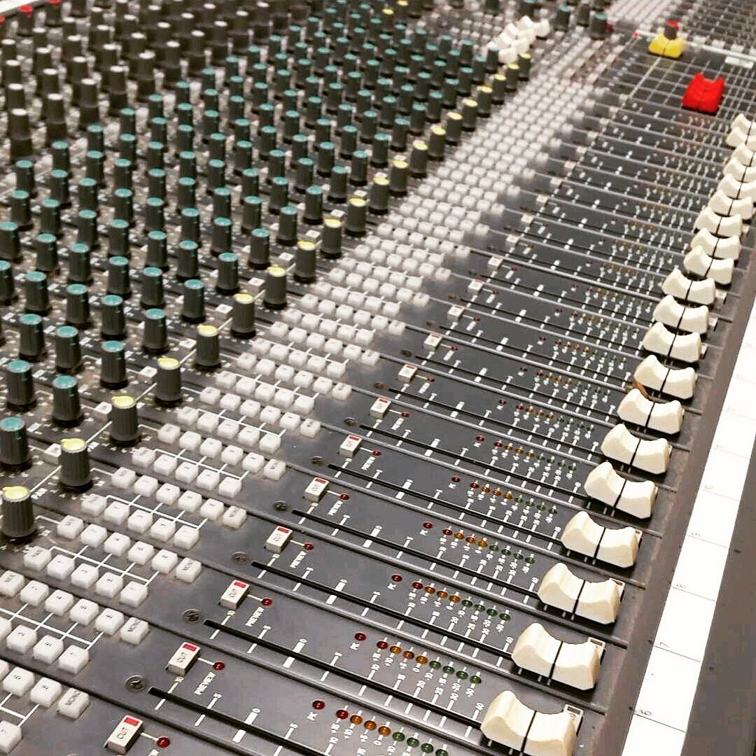 npatton_alestle's tweet photo. Interested in working behind the scenes in Theatre? Go to #Dunhamhall and ask @siueSETO for more info! #SIUE https://t.co/SIPHkNftVX