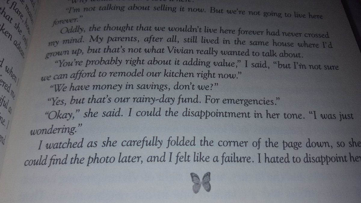 JessicaTendayi's tweet photo. I found an #editingerror in the @NicholasSparks novel that I am reading, & immediately felt relieved coz there's tons of errors in mine too https://t.co/gDktkKXttI