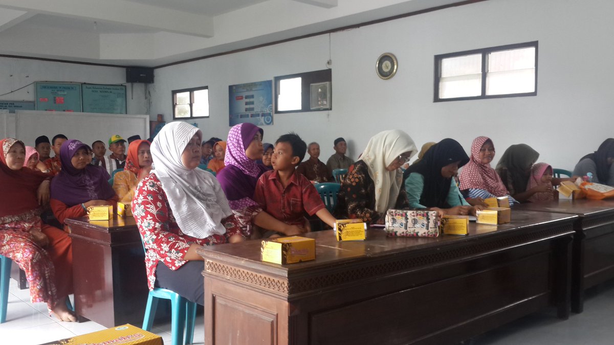 KANTAHKABKUDUS's tweet photo. Lanjut..sosialisasi #Prona2017 #sertipikasi_tanahKudus15000_bid Desa Ngemplak, Undaan @atr_bpn @atr_bpnjateng https://t.co/BJs7NiezjY