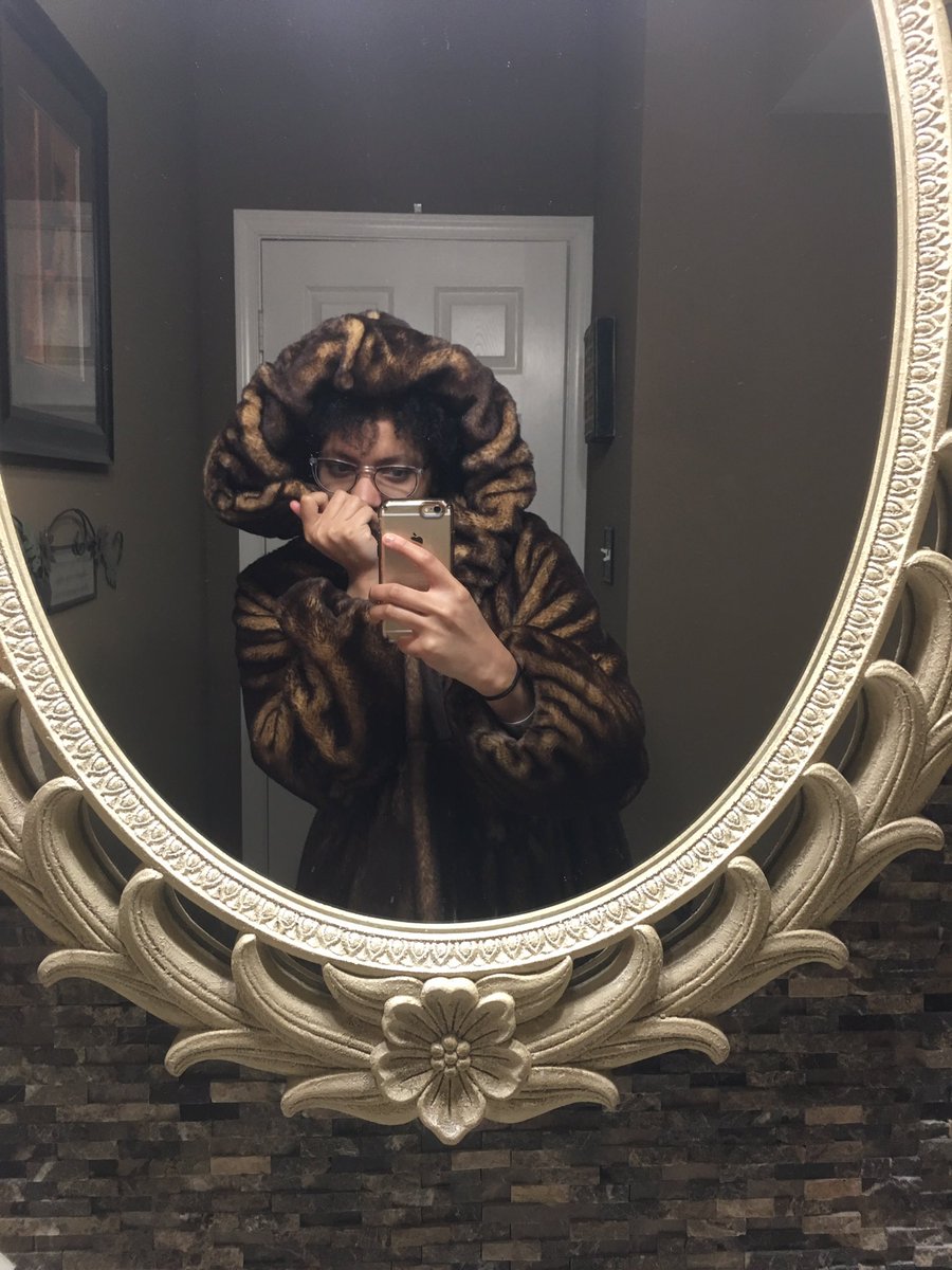 hawillisdc's tweet image. Do it for the culture they gon bite like vultures. #MamaToldU #17 #5 #SameColour #TShirt