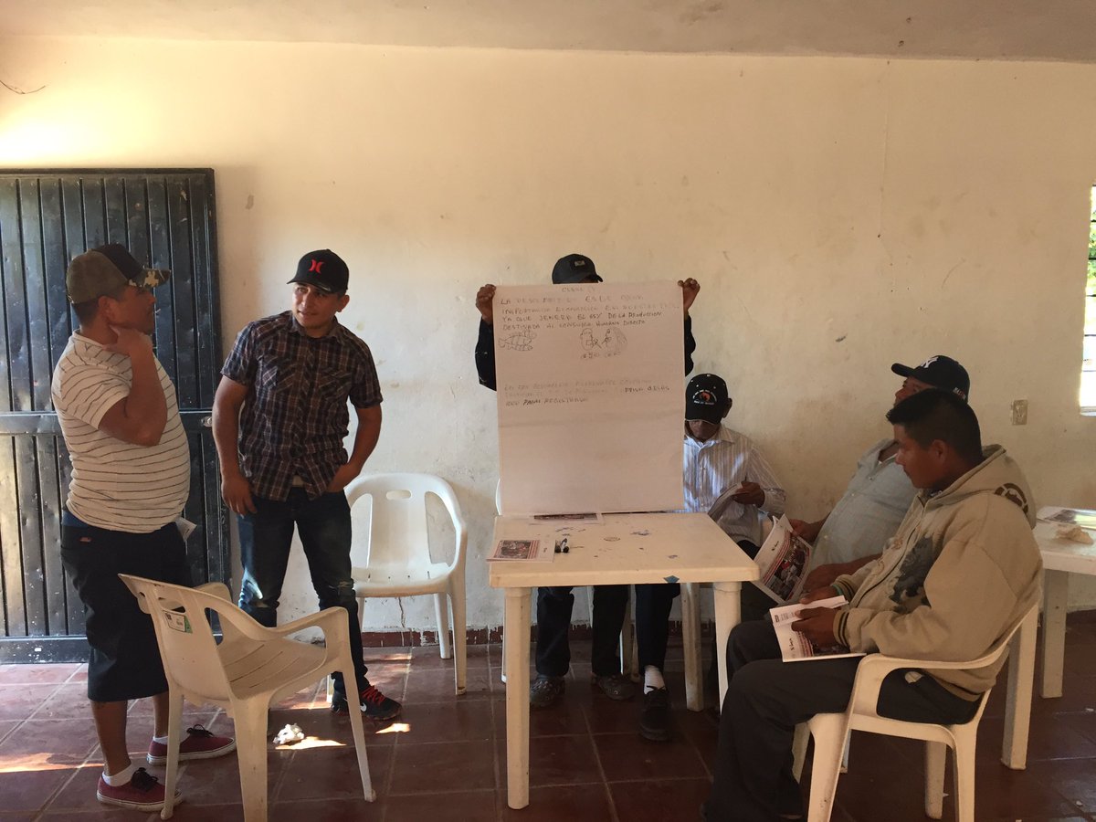 AGME085's tweet photo. Inició taller #PROPESCA El colorado  @propesca_inca @Conapesca @LeticiaInca @sicsic_mar @SAGARPA_mx @QuirinoOC https://t.co/fYnneAvh2v