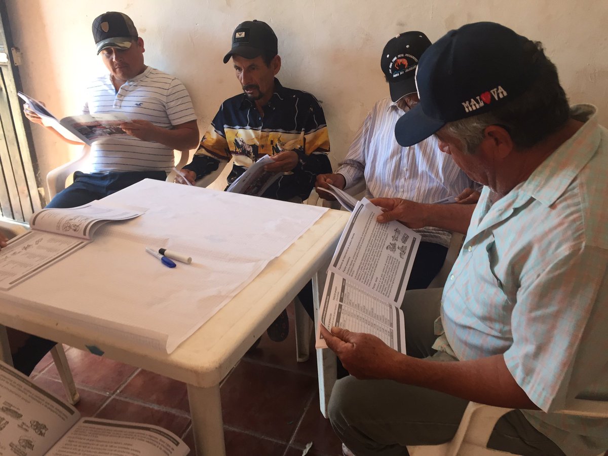AGME085's tweet photo. Inició taller #PROPESCA El colorado  @propesca_inca @Conapesca @LeticiaInca @sicsic_mar @SAGARPA_mx @QuirinoOC https://t.co/fYnneAvh2v