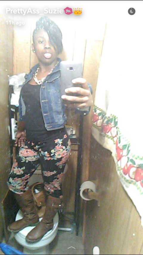 _xPretty_Black's tweet photo. Dripping Too Much Chocolate In Mfckas Life. 💎💕💋💌👑
#TeamDarkskin 🍫 https://t.co/Xl7q4ziqjf