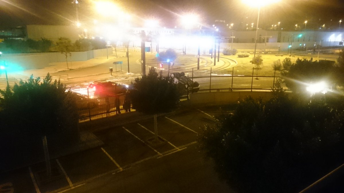 socche's tweet photo. Cosas que pasan por la noche... #coche #accidente #sinheridos https://t.co/MdR1nTcHMg