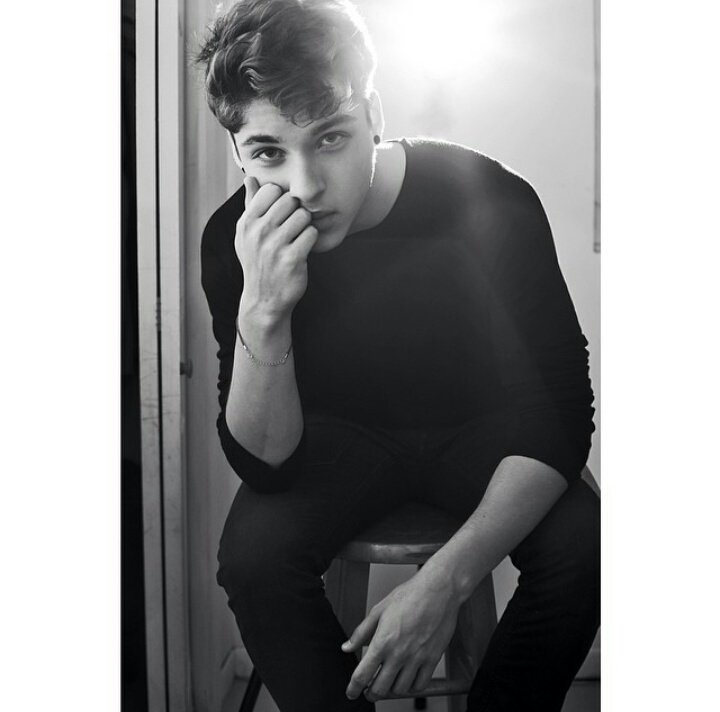 alexanderW_rpg's tweet image. « Tes yeux se plongeant dans les miens sont la voie lactée. »