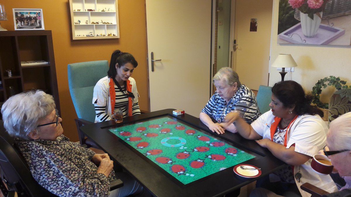 FlorenceZorg's tweet photo. Jonker Frans beschikt sinds kort over een #BeleefTV. Onze bewoners met #dementie spelen hierop al vele spelletjes! Ook dat is #zorg! https://t.co/dcNBAhCyx1