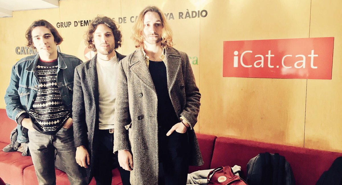 Hoy día intenso de promo en #Barcelona para <a href="/THEWHEELSBAND/">THE WHEELS</a>. Empezamos con <a href="/iCatpuntcat/">Icat</a> gracias a <a href="/mireia_carfita/">Mireia Carfita 🎗️</a> ❤️🎶 #MusicPeople