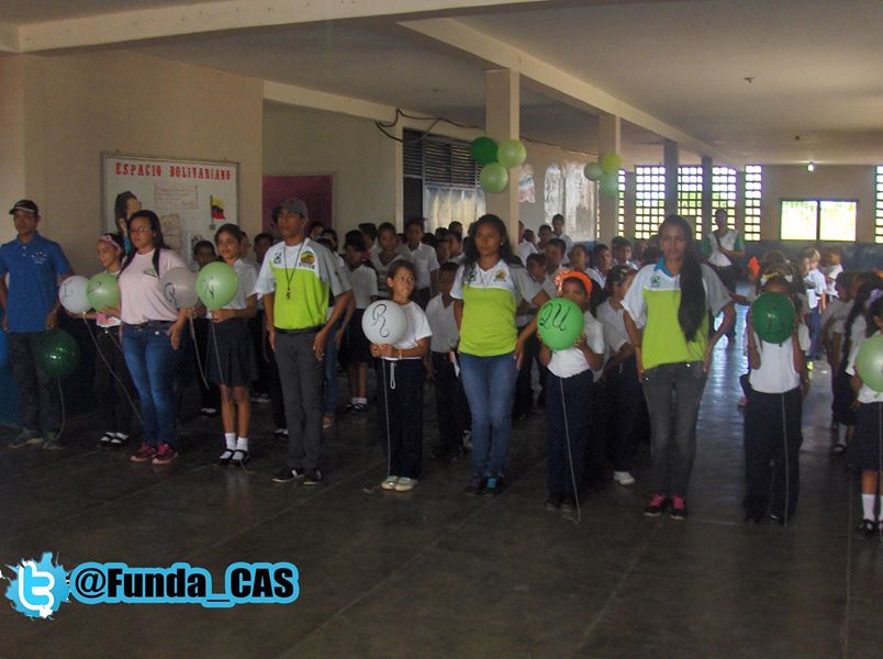 Funda_CAS's tweet photo. Abanderamiento de 135 #PequenosGuardaParques en la U.E. Felipe Hernandez, quienes ahora pertenecen a nuestro equipo y a #MegaterioBolívar https://t.co/bcqLHkp15m