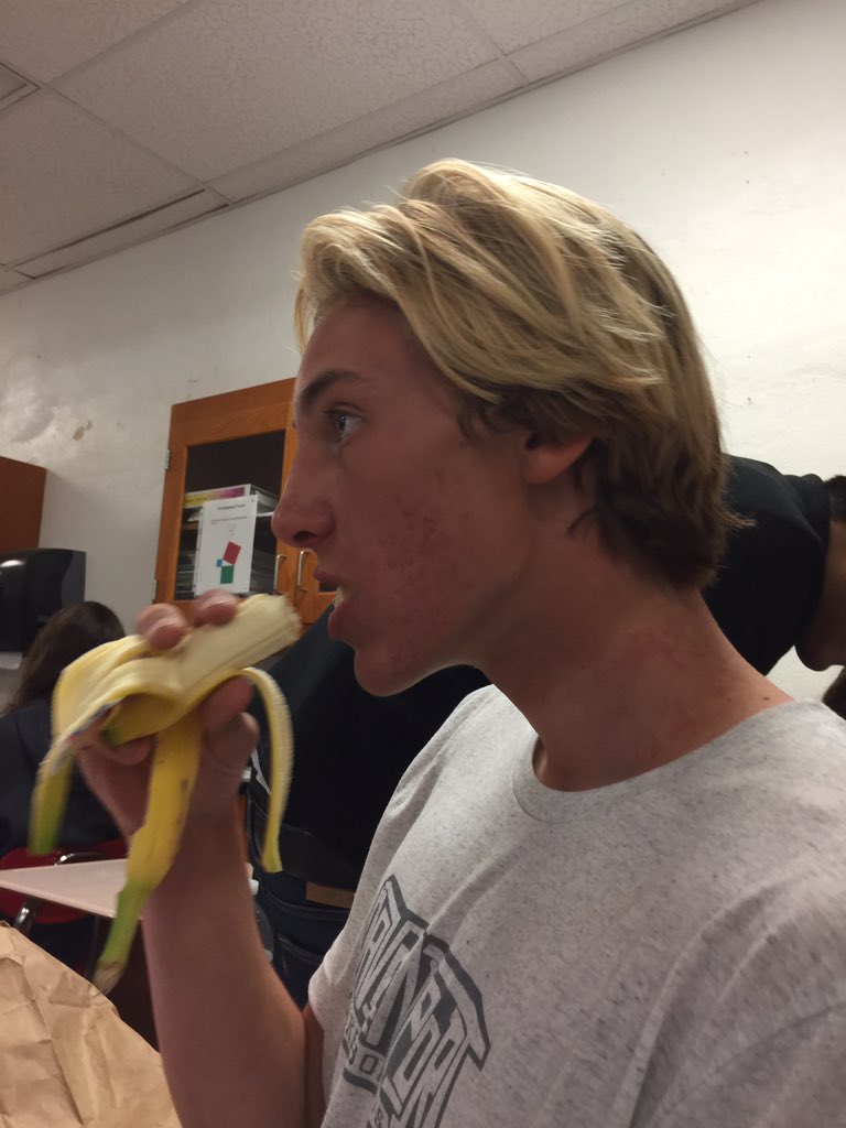 BananasPvhs's tweet photo. https://t.co/iiXpyGk84e