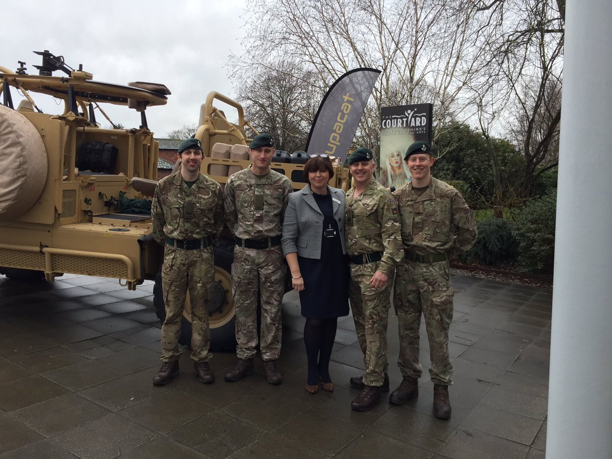 BetaDenUKCEO's tweet photo. Well Done @HDSE2017 @HCRDef_Sec a GREAT first expo ! https://t.co/NTDIkjKByd