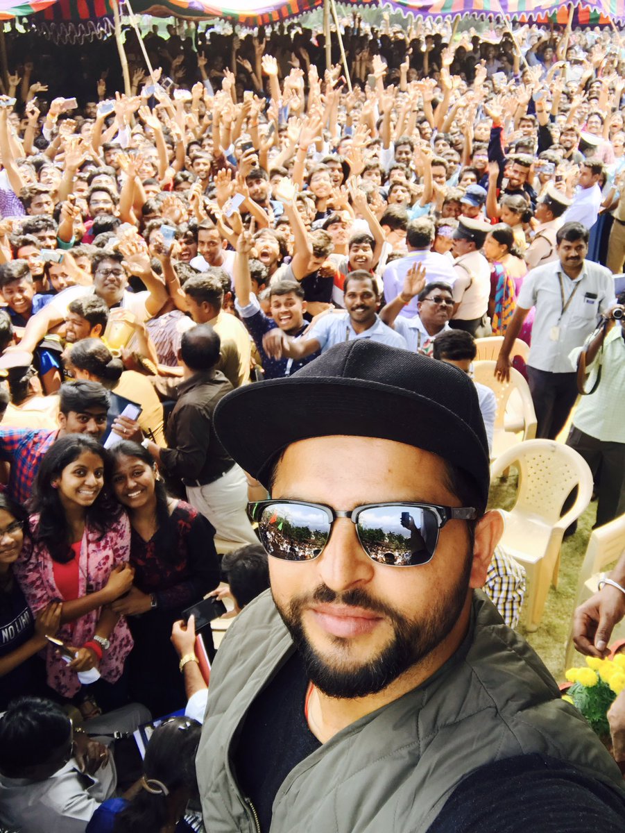 ImRaina's tweet photo. Overwhelmed with so much love from the students n faculty of VIT #velloreinstituteoftechnology https://t.co/aSppaEaPVr
