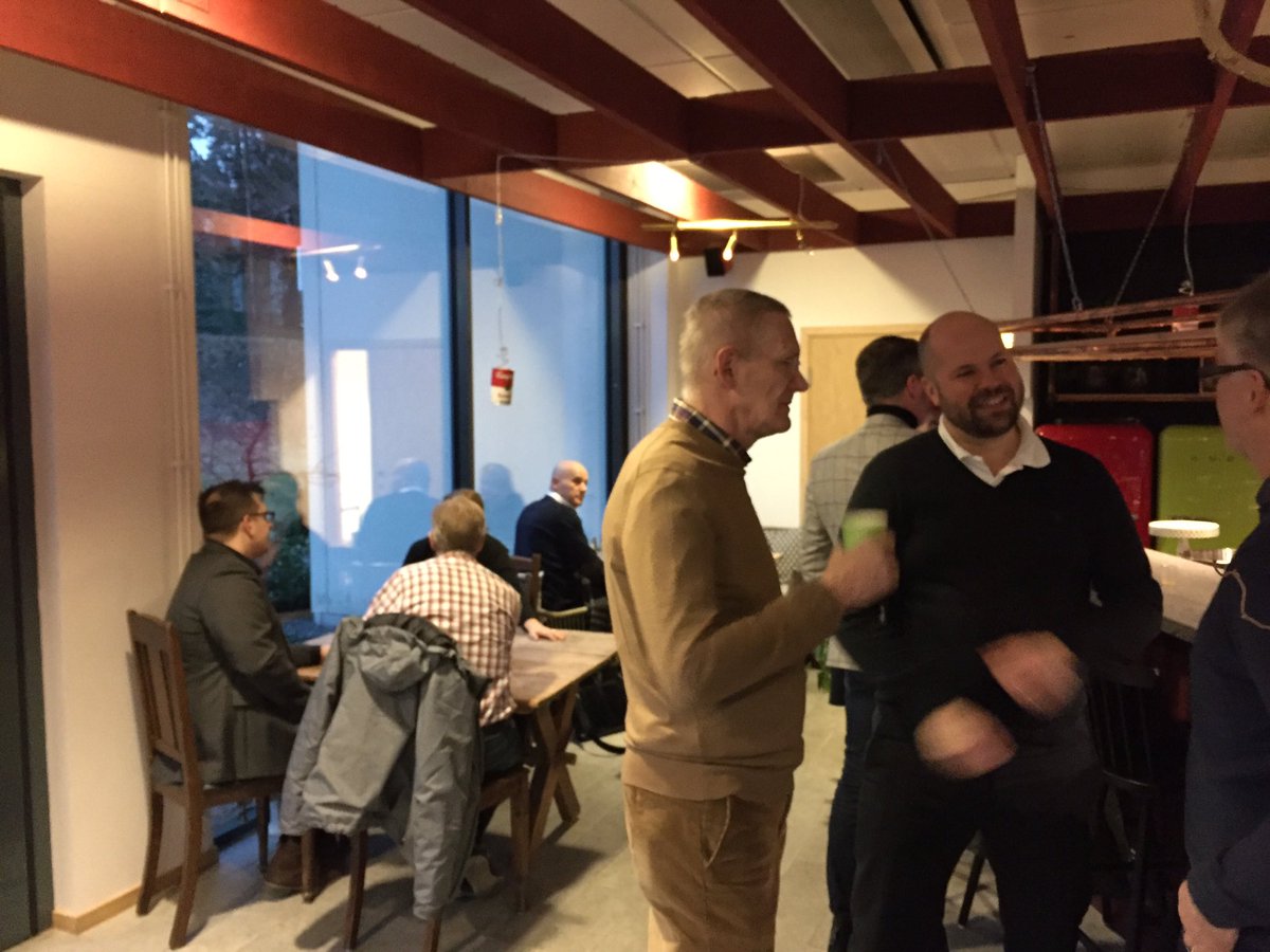 seiving's tweet photo. IT- och industrifokus på företgsfrukost med ISEA, Sogeti och Dialect. #näringslivsforum #skövde #morgonpigg https://t.co/M0qFHECg0G
