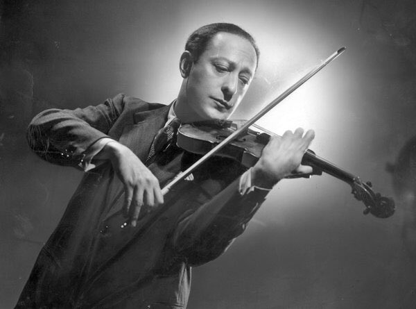 PlateaMagazine's tweet photo. #Undiacomohoy de 1901 nacía el virtuoso violinista ruso Jascha Heifetz. Debutó a los 7 años con el concierto de Mendelssohn! #MúsicaEnPlatea https://t.co/rAEevvvllJ