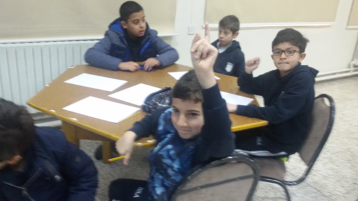 ASGSchool's tweet image. قام طلبة صف 3 باستضافة السيد راين بارتليت والسيد ايفان ماير من السفارة الأمريكية لمعرفة المزيد عن أزمة المياه في العالم.
#حافظ_على_المياه