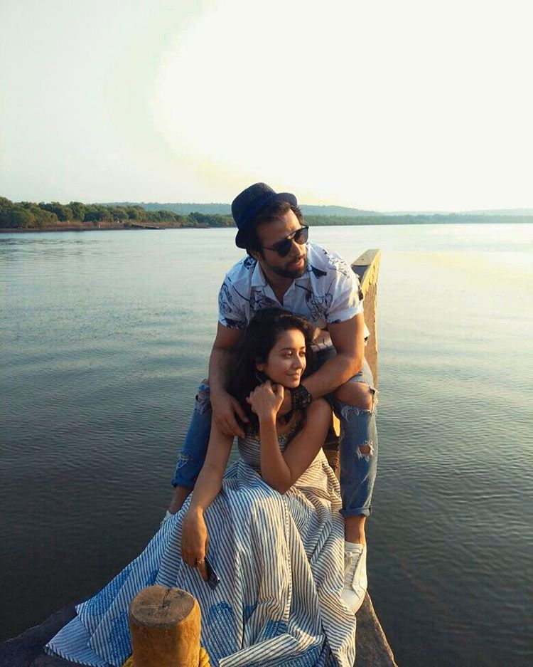 TellyTalkIndia's tweet photo. RT🔁, if you love this picture of #Ashvik? #AshaNegi #RithvikDhanjani https://t.co/pLU8F2NdLb