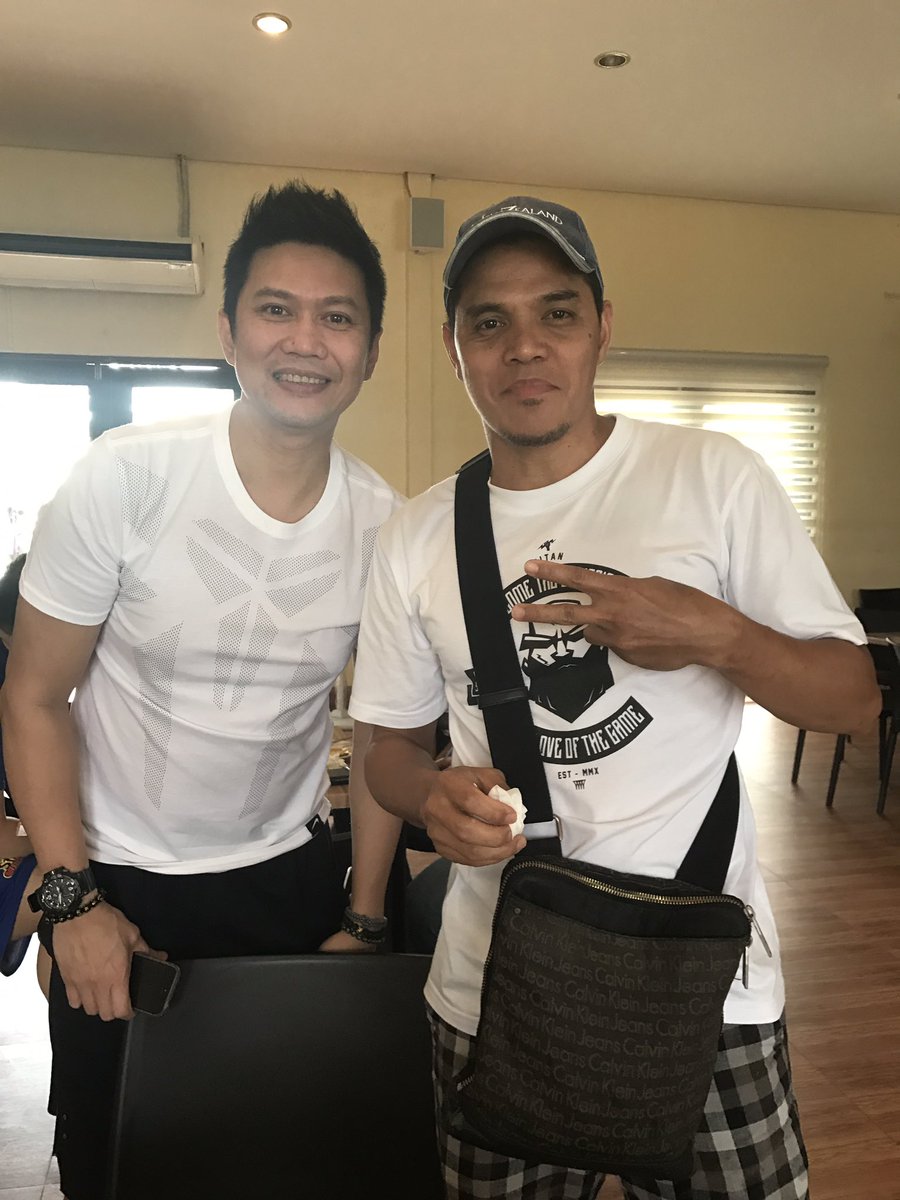 VinceHizon12's tweet photo. Who's your point guard? Left or Right?? #BalDavid #JohnnyA @PurefoodsSH @Alaska_Aces @Ginebrakings @barangayginebra #Legends https://t.co/TOtWpD0G8B