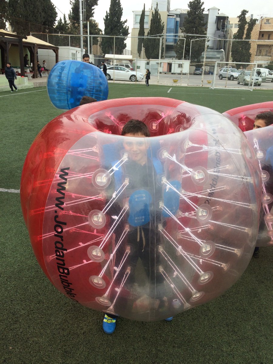 ASGSchool's tweet image. استمتع طلبة صفوف الخامس والسابع بلعبة Bubble Soccer في جو تنافسي رائع مع تناول وجبة الغداء في جو عائلي مميز. 
#BubbleSoccer