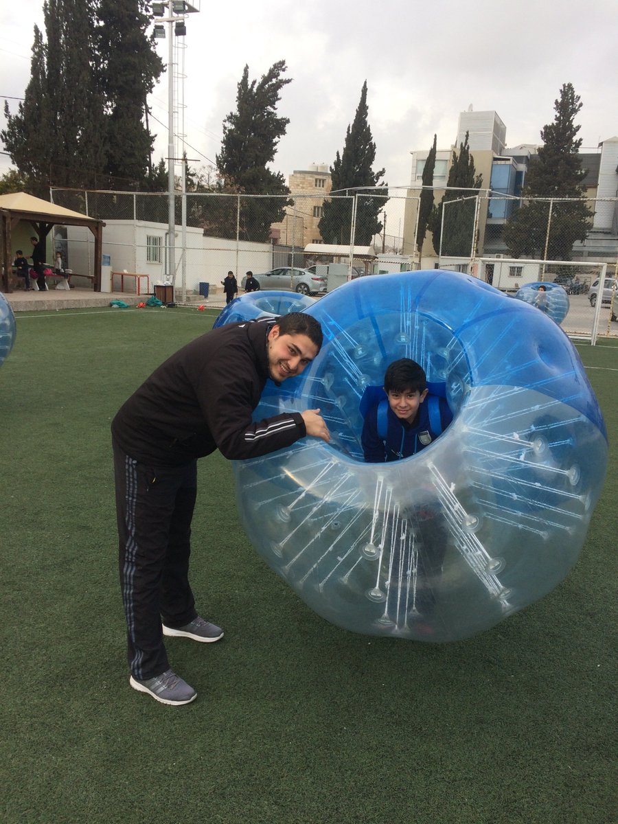 ASGSchool's tweet image. استمتع طلبة صفوف الخامس والسابع بلعبة Bubble Soccer في جو تنافسي رائع مع تناول وجبة الغداء في جو عائلي مميز. 
#BubbleSoccer