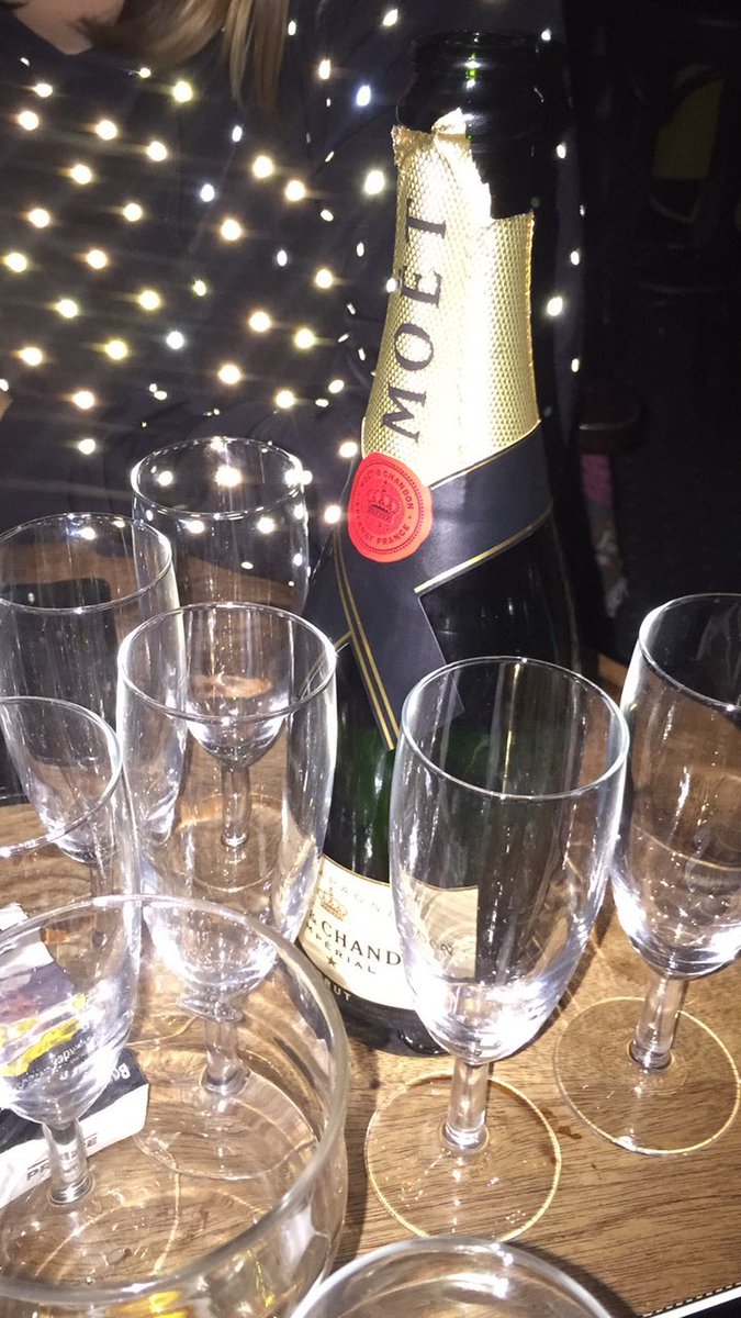 C3pTrQ0WYAA_pCi.jpg (675×1200)