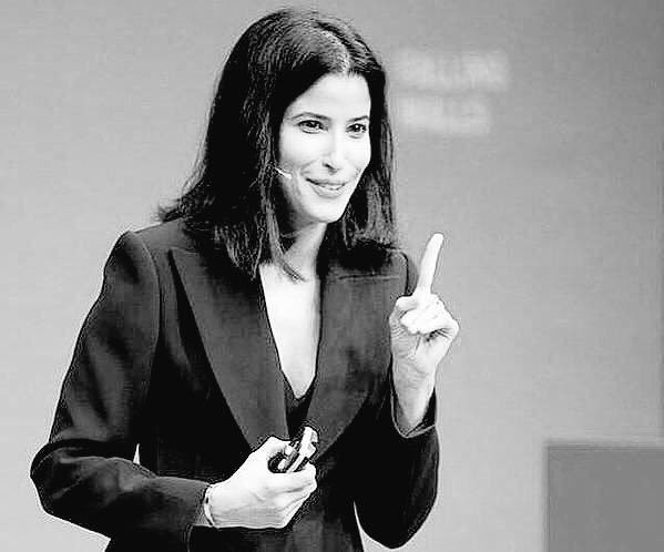 AbdllahAlneaimi's tweet photo. الإنسان المُنصف لا يتحامل على الأولى .. ولا الثانية .. لأن المظهر حُرية شخصية .. ومعيار الاحترام هو السلوك .. ومعيار التقدير هو الإنجاز 🌷 https://t.co/zhq9aaUdRG