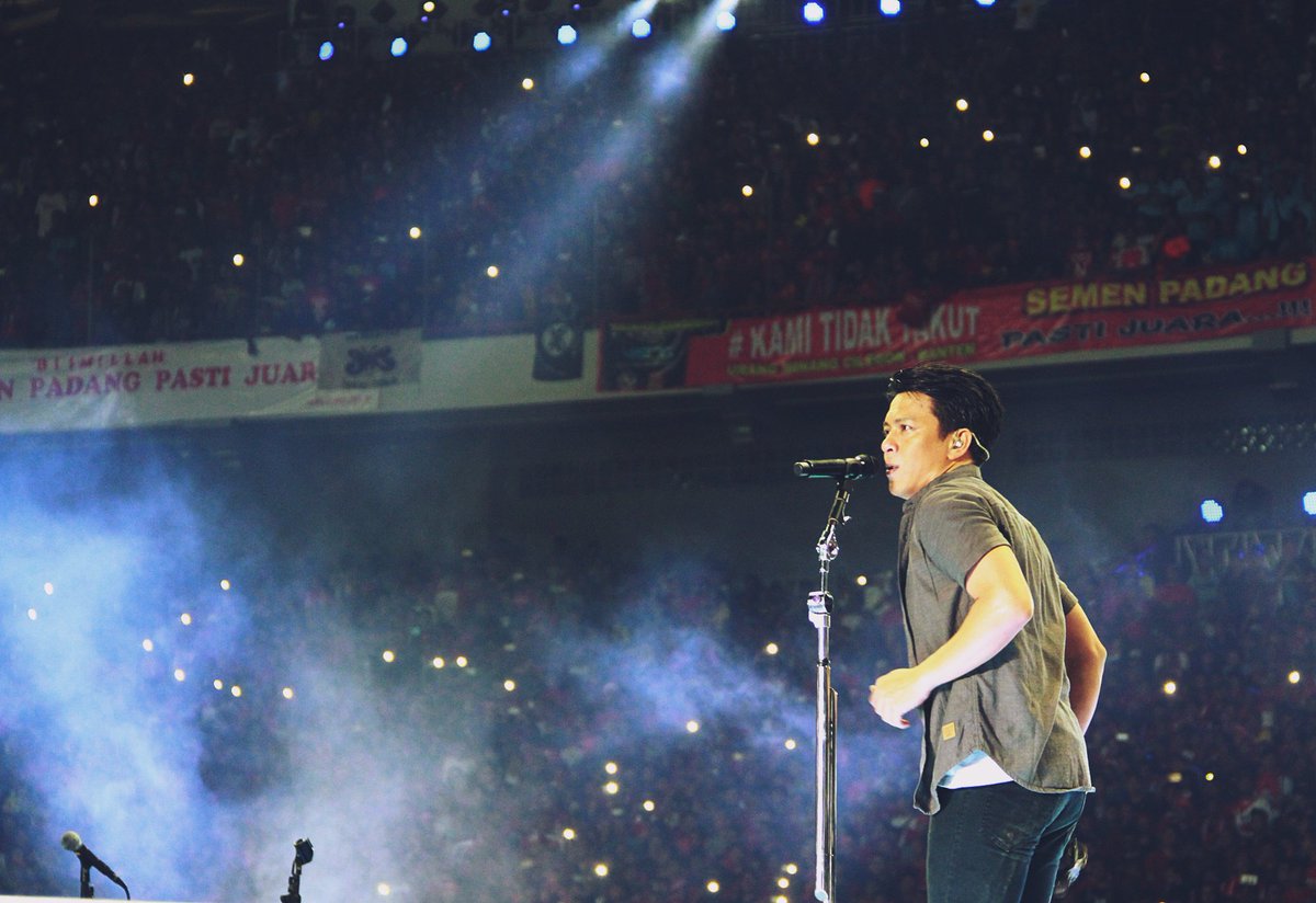 Di tahun 2016 <a href="/NOAH_ID/">NOAH</a> adalah band paling gadget! Kenapa sih emang? Klik disini bit.ly/2kVY776