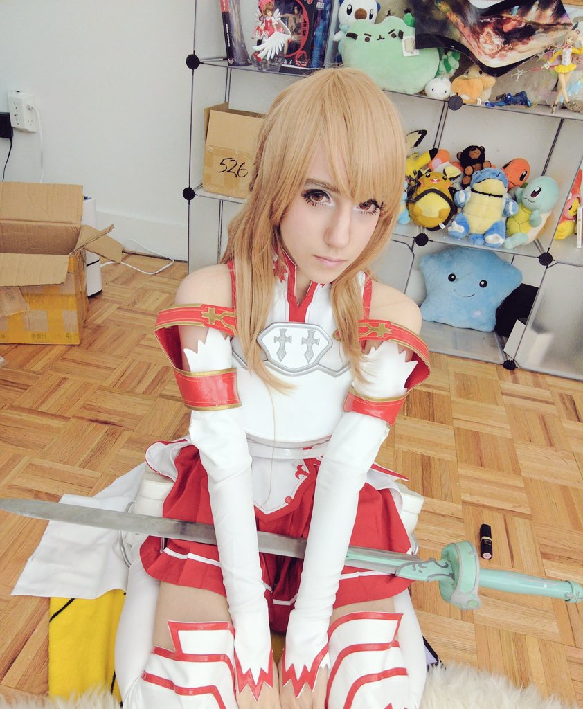 bluewolves78's tweet image. Perfect Asuna!!!
Beautiful @lana_rain