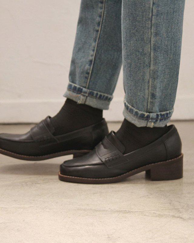 "프롬슈" 분위기 있는 스티치라인 페니 로퍼화 <br>
storefarm.naver.com/fromshoe/produ…
#로퍼힐 #여성구두 #여성로퍼 #여자구두 #정장구두