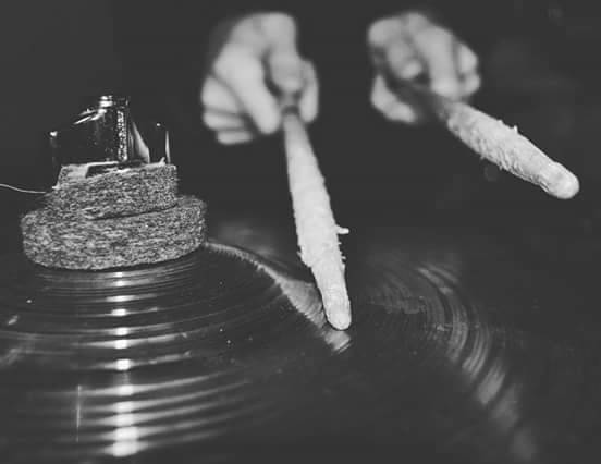 POPDATA_Band's tweet image. He bangs the drums #popdata