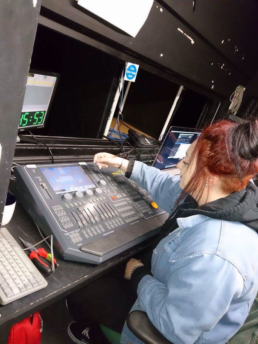 Productionpaige's tweet photo. grandMA is becoming my new best friend✨.. Few bumps along the way but I WILL get the hang of it!! https://t.co/PfW31M3JpI