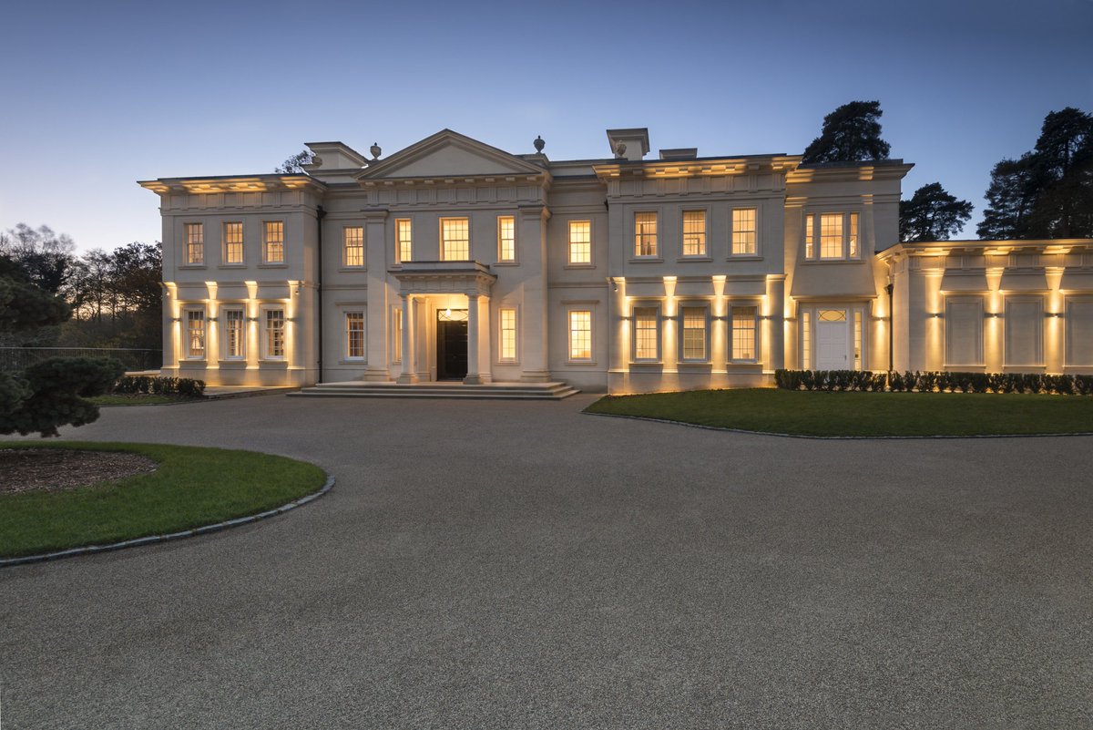 EdwardWelton's tweet photo. One of the best new build mansions on Wentworth #knightfrank #Virginiawater #wentworth #golfcourse @KnightFrankVW 
https://t.co/xK0nQnlkuk https://t.co/R05FbRjh4i
