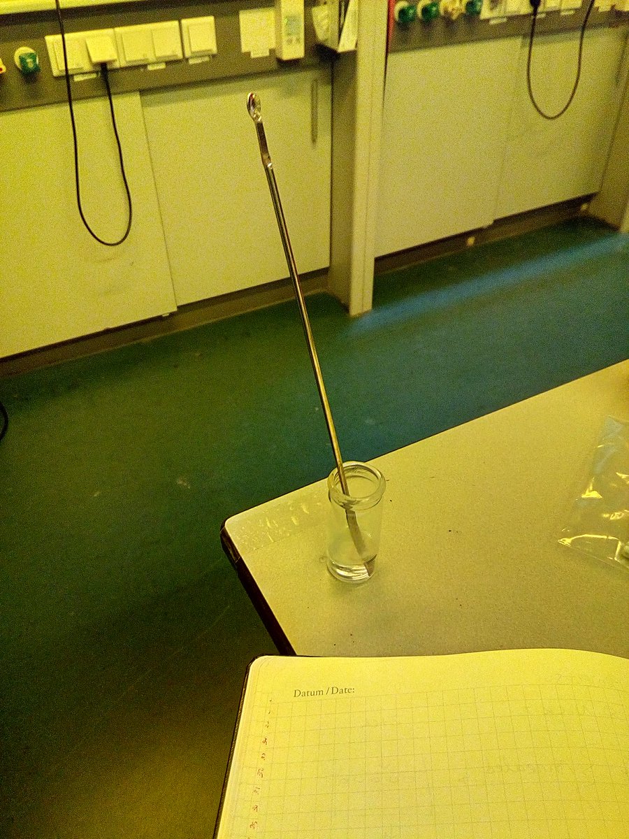 MurphysLab's tweet photo. Not sure how to feel: OT1✋, the spatula is stuck in epoxy. OTO✋, it never need lie on a dirty bench top. #chemistry #ChemProblems #PostDoc https://t.co/8MY2FJxF5J