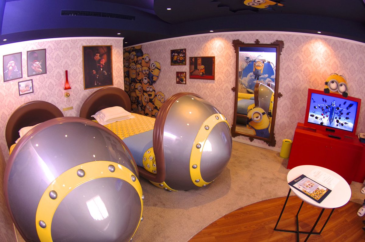 あとなび Usj ホテル ユニバーサル ポート 日本初の ミニオンルーム を魅る T Co B6a7qnbibn を公開中 キャラクタールームの常識を覆す客室はグルーの部屋を再現 ワニのソファーやミサイル型のベッドも