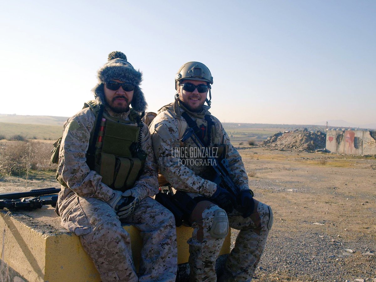 TDevgruBa's tweet photo. One marine, one Devgru.. #Airsoft #España #WorldAirsoft #TDB #DevgruBadajoz https://t.co/NXALO6lE2n