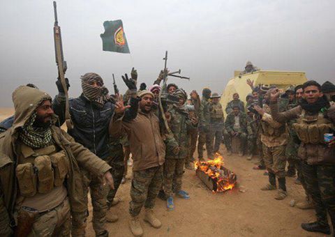 الحشد الشعبي يتقدم غربي الموصل و يسقط طائرة مسيرة لعناصر داعش
ainalrased.org/2017/02/%D8%A7…