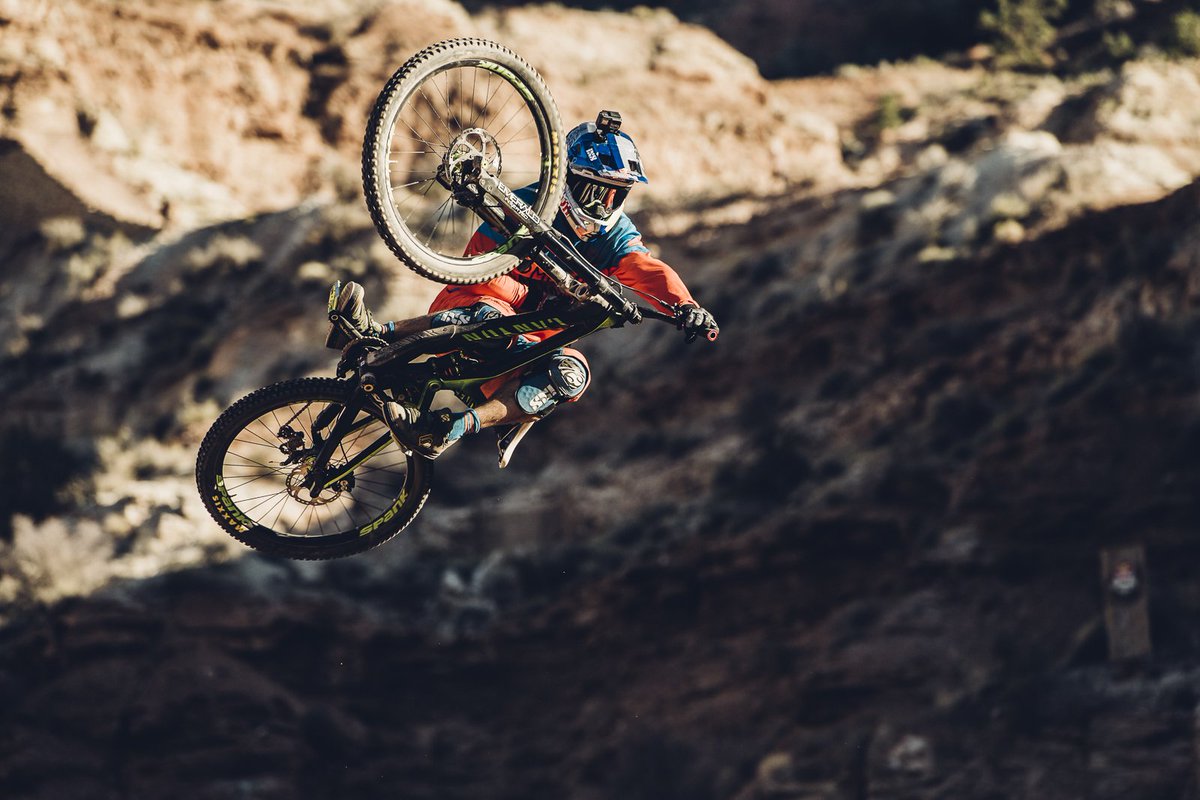 VitalMTB's tweet photo. It was only a matter time - and the time is now. Or, Q3 2017 to be exact. @canyon_bikes is coming to the US! https://t.co/GvthM3jygP https://t.co/3qRhhGccL2