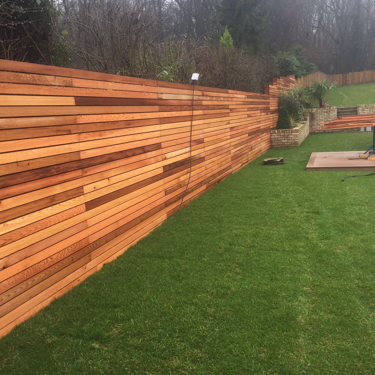 eleganticltd's tweet photo. Our carpenters are fitting #garden #decking & #clading today. Anyone need fitters? Eleganticltd@yahoo.co.uk @WRPTimber @InteriorDesign https://t.co/96FwGrp6uO
