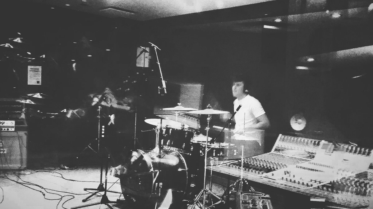 Max doin his thang. Be patient, the EP is on its way 🤘🏻 #Brighton #PRS #Rock #Drums #music