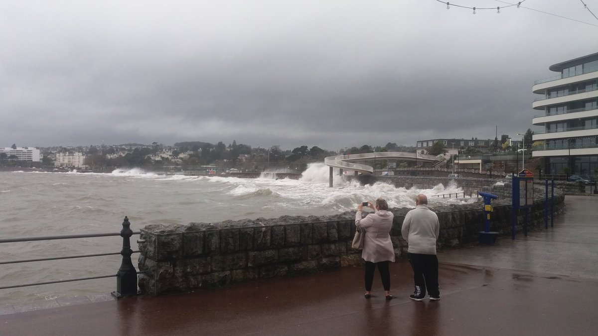 chrislintonlaw's tweet image. Oh I do like to be beside the seaside! #englishriviera @Torbay_Hour #lovedevon #devonlaw @wmlegal @ERAttractions