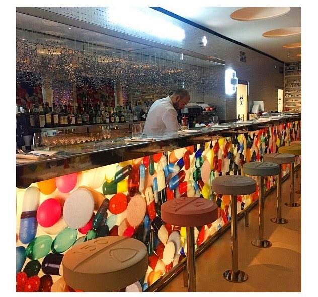 the_iris_letter's tweet photo. 💊Damien Hirst and dine 💊at the @NPSGallery and his restaurant @Ph2restaurant in Vauxhall. #London #Pharmacy2 #art #NewportStreetGallery https://t.co/NAvfnNYVcU