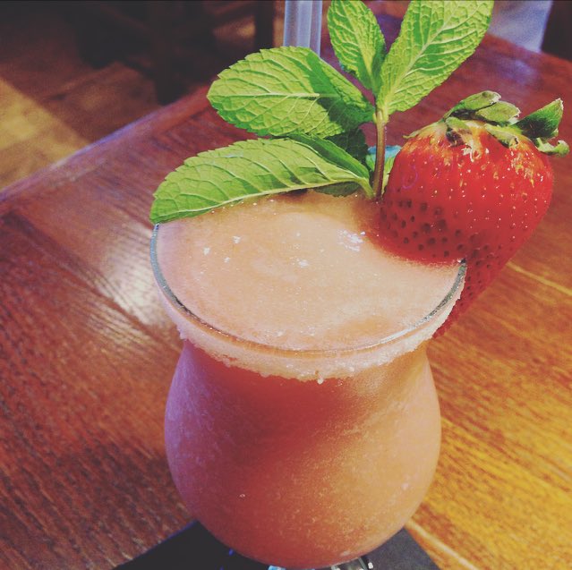 KyleesHair's tweet photo. It's not to early for a cocktail right?? @TheChiquito #exeterchiquito Olly does a good cocktail πΉπ΄#mexeter https://t.co/GxOh2pGGbQ