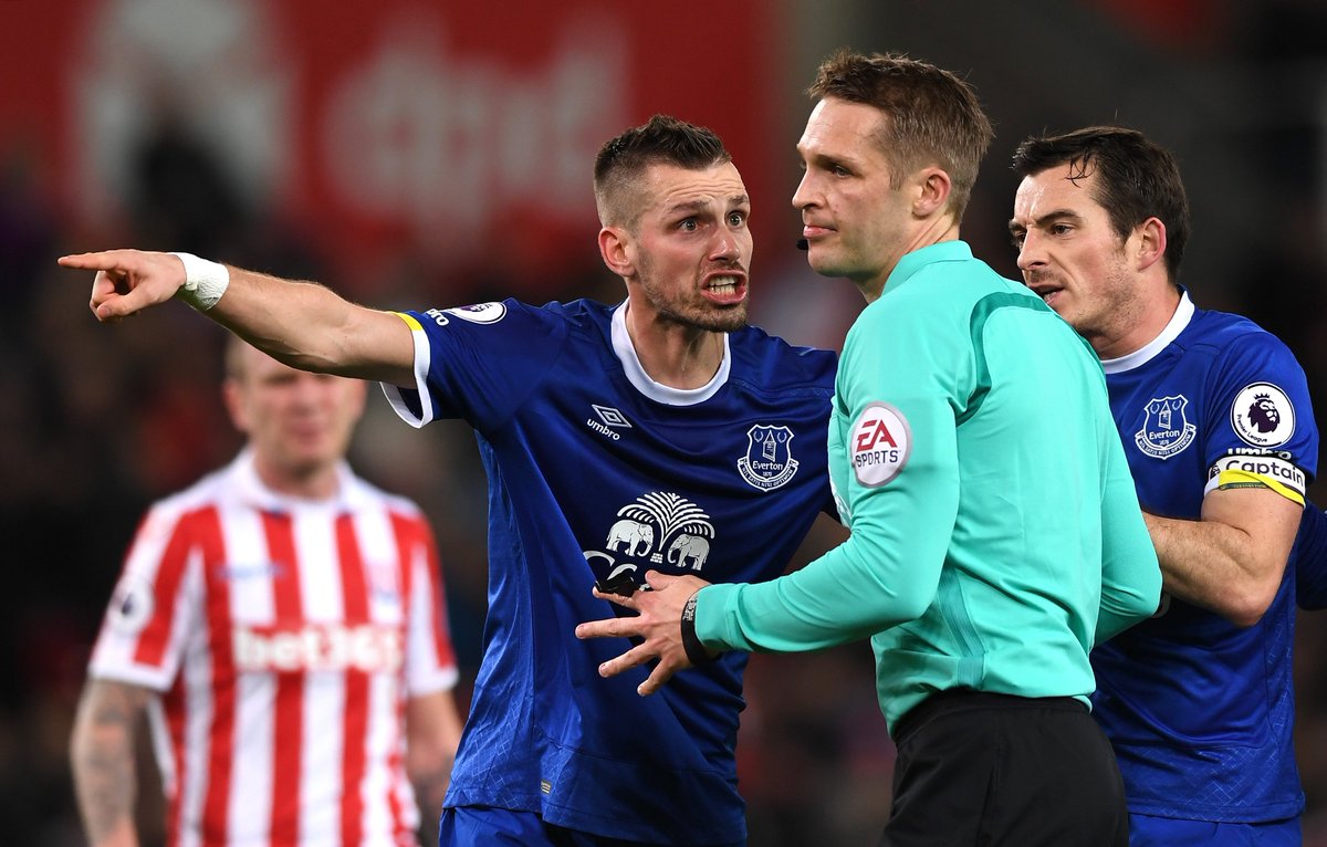 📰 | Thursday's media have plenty of praise for this man on his first #EFC start... 

➡️ bit.ly/2kWgSY7