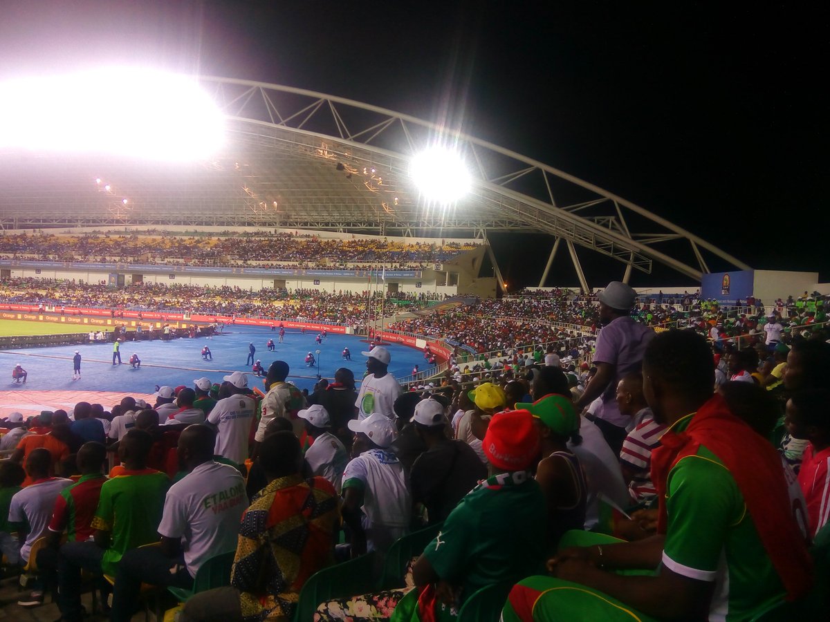 danielle_ndong's tweet photo. #CAN17WeCANnot #BoycottCAN2017 #CANdeSang #CanDeLaHonte #PasDeCanAuGabon Plus de 10000 FANS au stade hier #Can2017 #AFCON2017 https://t.co/wbUnu3FgKs