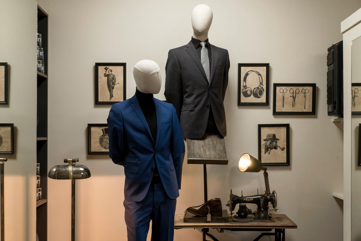 2552beunique's tweet photo. 25.52 Be Unique c'est votre espace dédié au sur mesure. Costumes, chemises, et chaussures tout ceci grâce à son scanner 3D.
#2552beunique https://t.co/N3eMf7n872