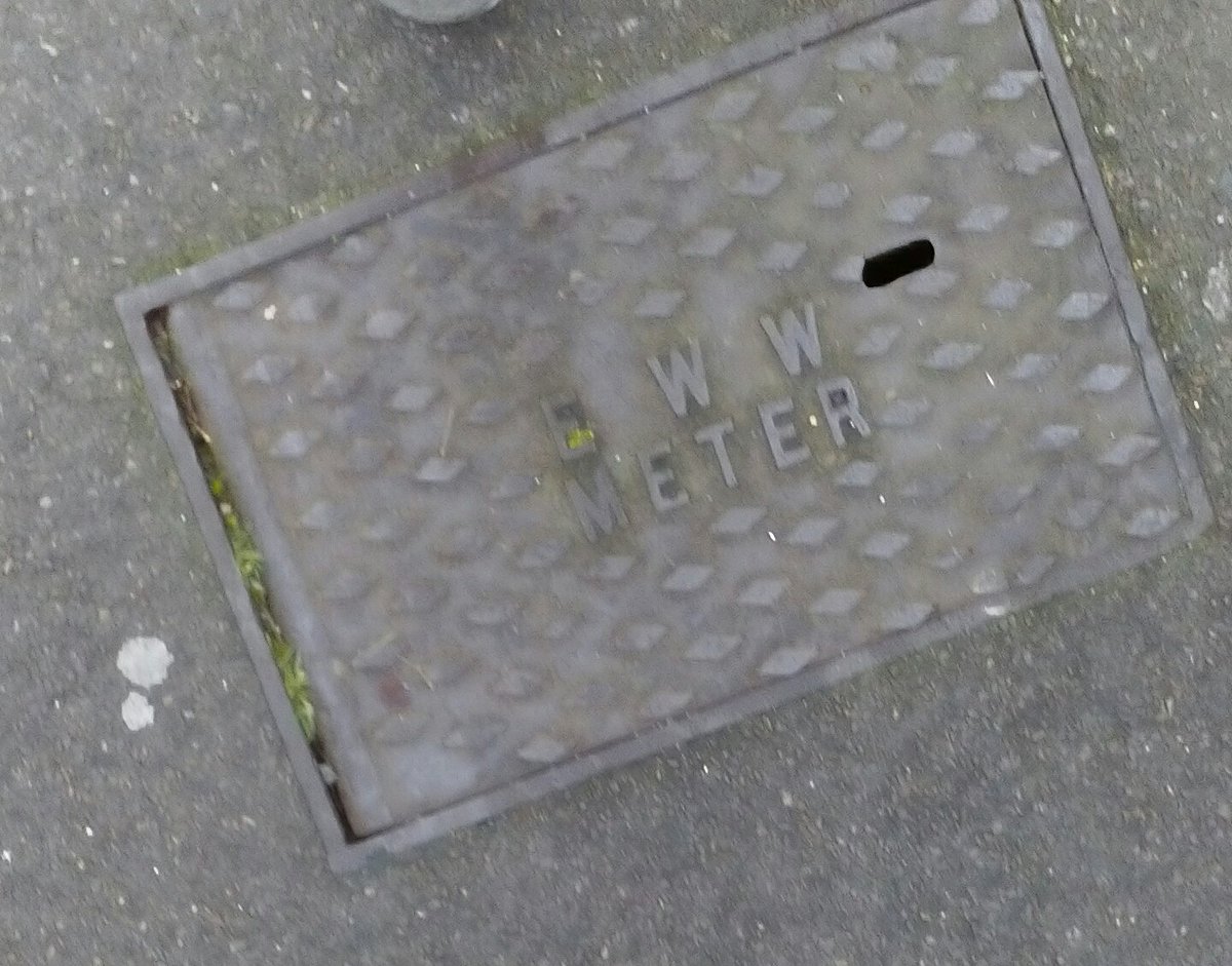 Inside31Content's tweet image. Down here, I presume, is a device that measures how disgusting something is..