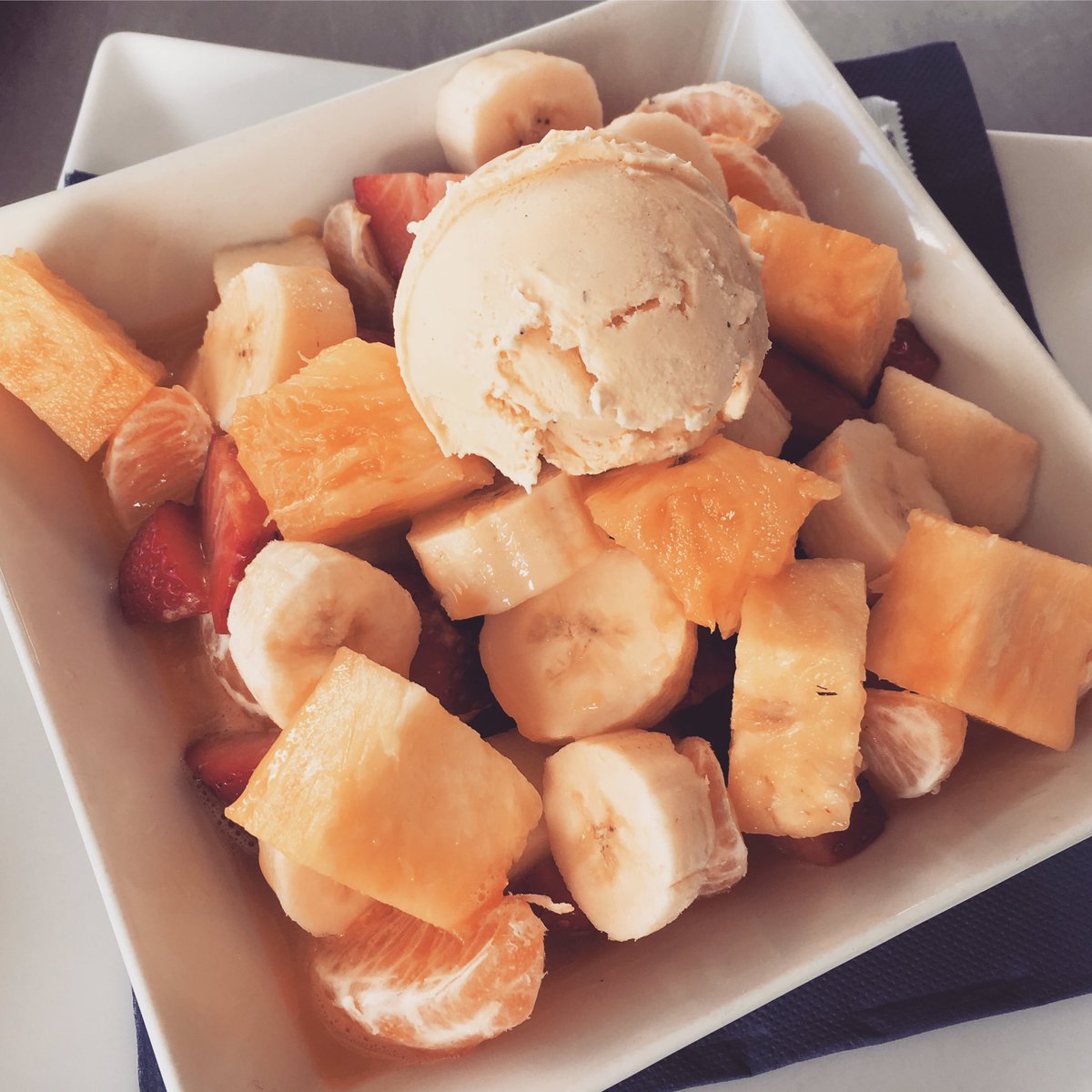 saborapadel1's tweet photo. Os hace una #ensalada de #frutas ? 🍐🍒🍇🍉🍋🍍🍊🍑😋 #frutas #fuengirola #fuengirolademoda #bar #snackbar #fruit #pádel #delicioso https://t.co/l6eZUlDbuQ