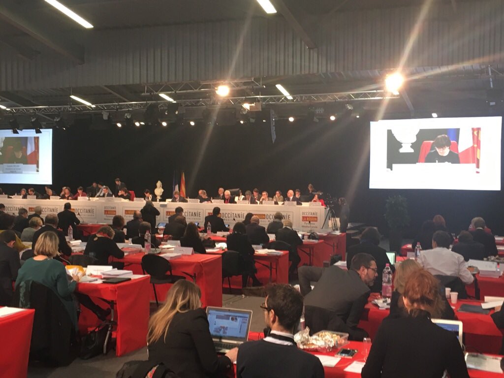 GroupeSCO's tweet photo. #Budget2017 présenté par @CaroleDelga et @claire_fita "un budget ambitieux, offensif et responsable !" #DirectOccitanie #CapSur2017 https://t.co/TqjSjDooyQ