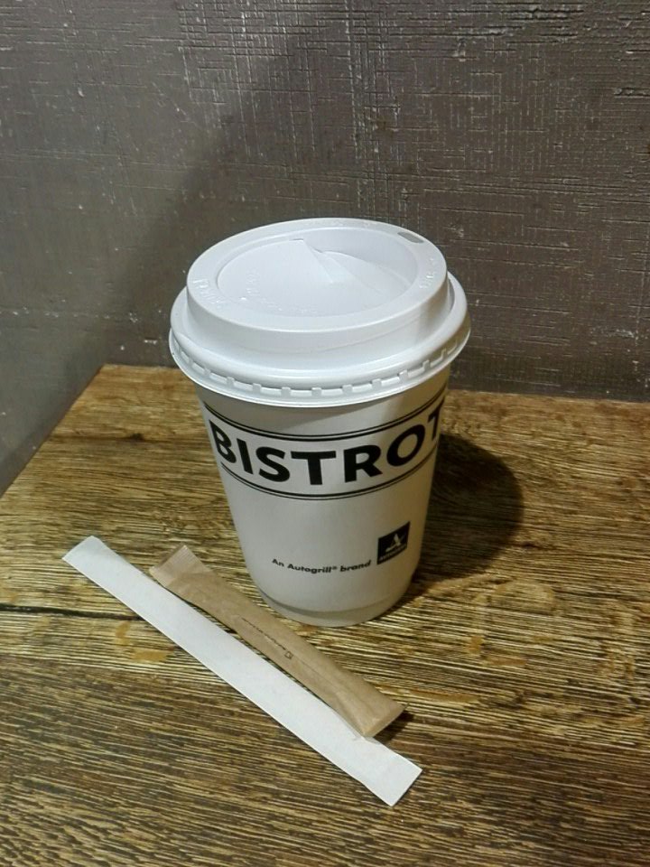 b_chet's tweet photo. Buongiorno con il cappuccione https://t.co/mzsOvJ0XWz