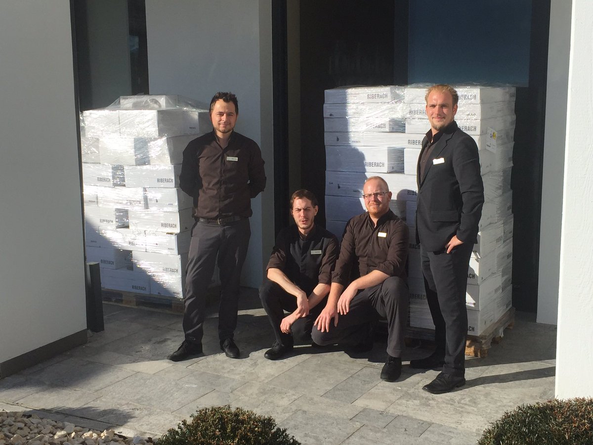 Hertenstyle's tweet photo. Livraison, Lieferung, delivery day! #riberach #winetasting #seminar #wine #vinfrance #caveriberach #hertenstyle @RiberachFr https://t.co/J0BHjGn3NY